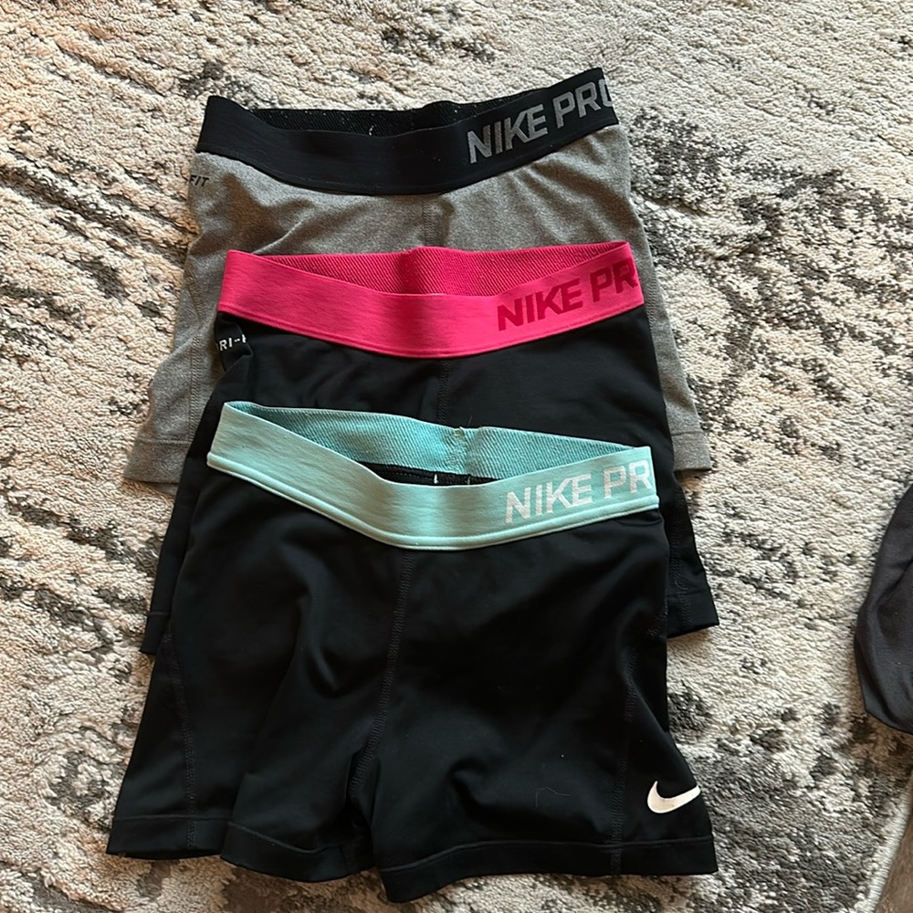 NIKE PRO